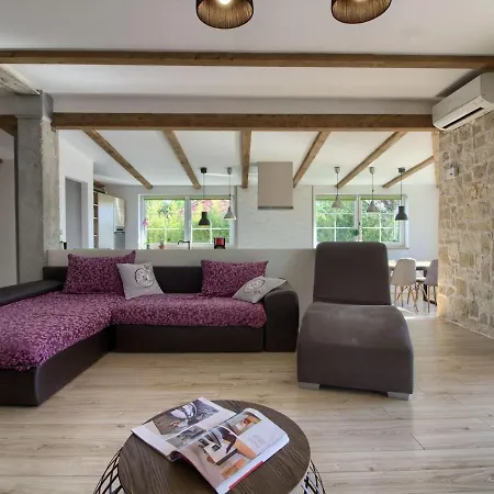 Cozy And Beautiful House In Apartamento