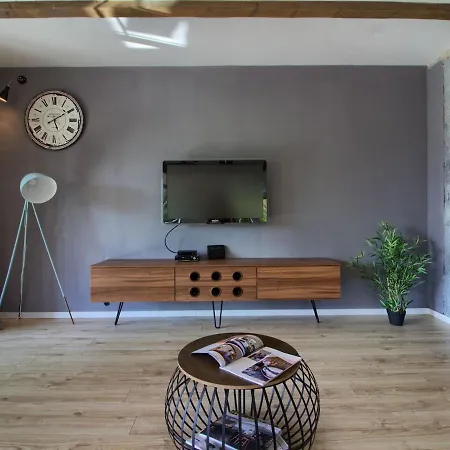 Apartamento Cozy And Beautiful House In Pula